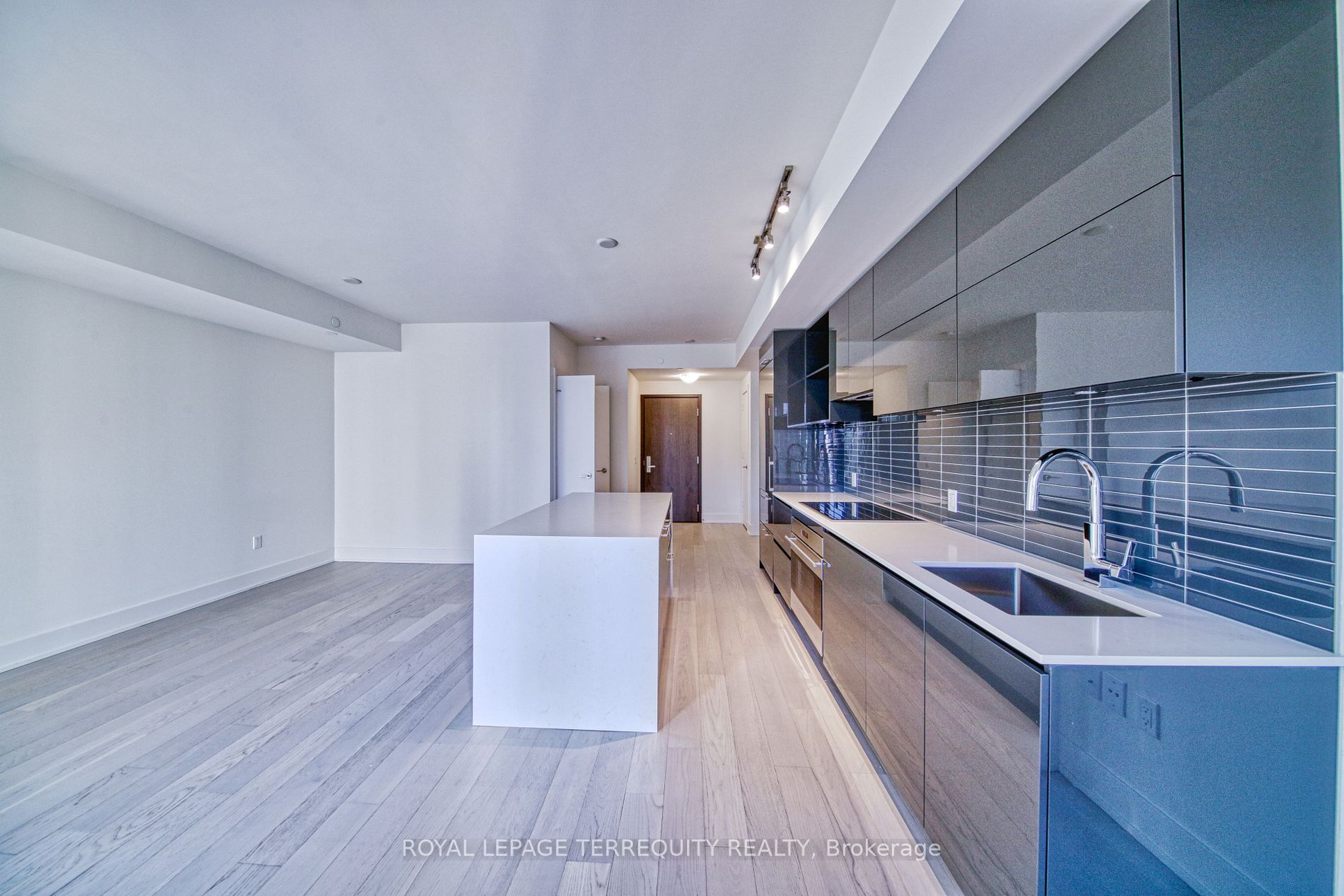 Listing C6050004 - Large Photo # 20