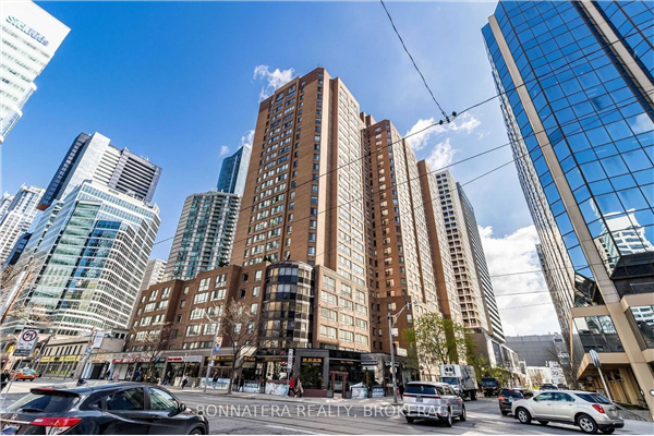 633 Bay St, Toronto
