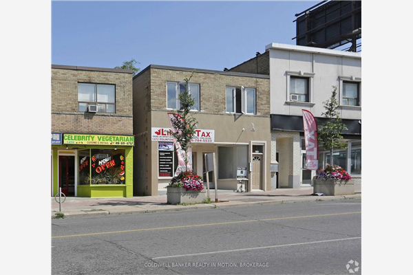 1472A Eglinton Ave, Toronto