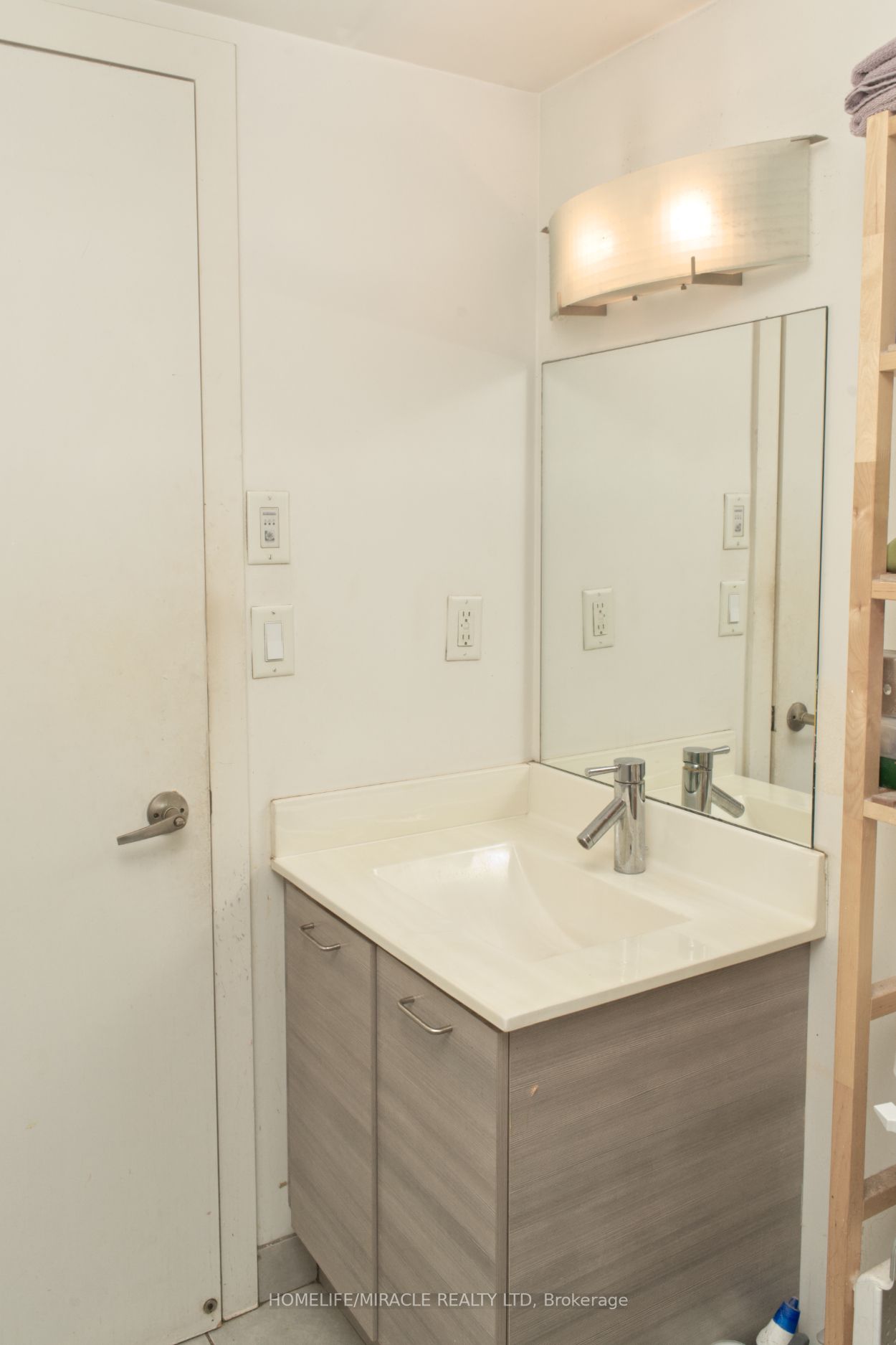 Listing C6050532 - Large Photo # 8