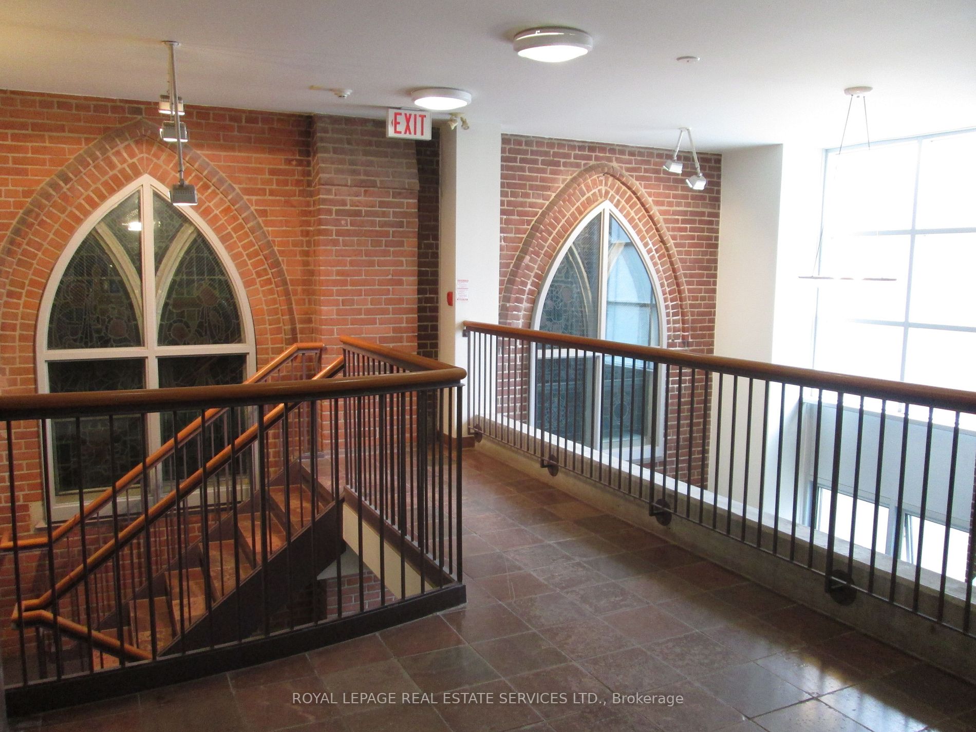 28 Fairlawn Ave, #2nd Flo