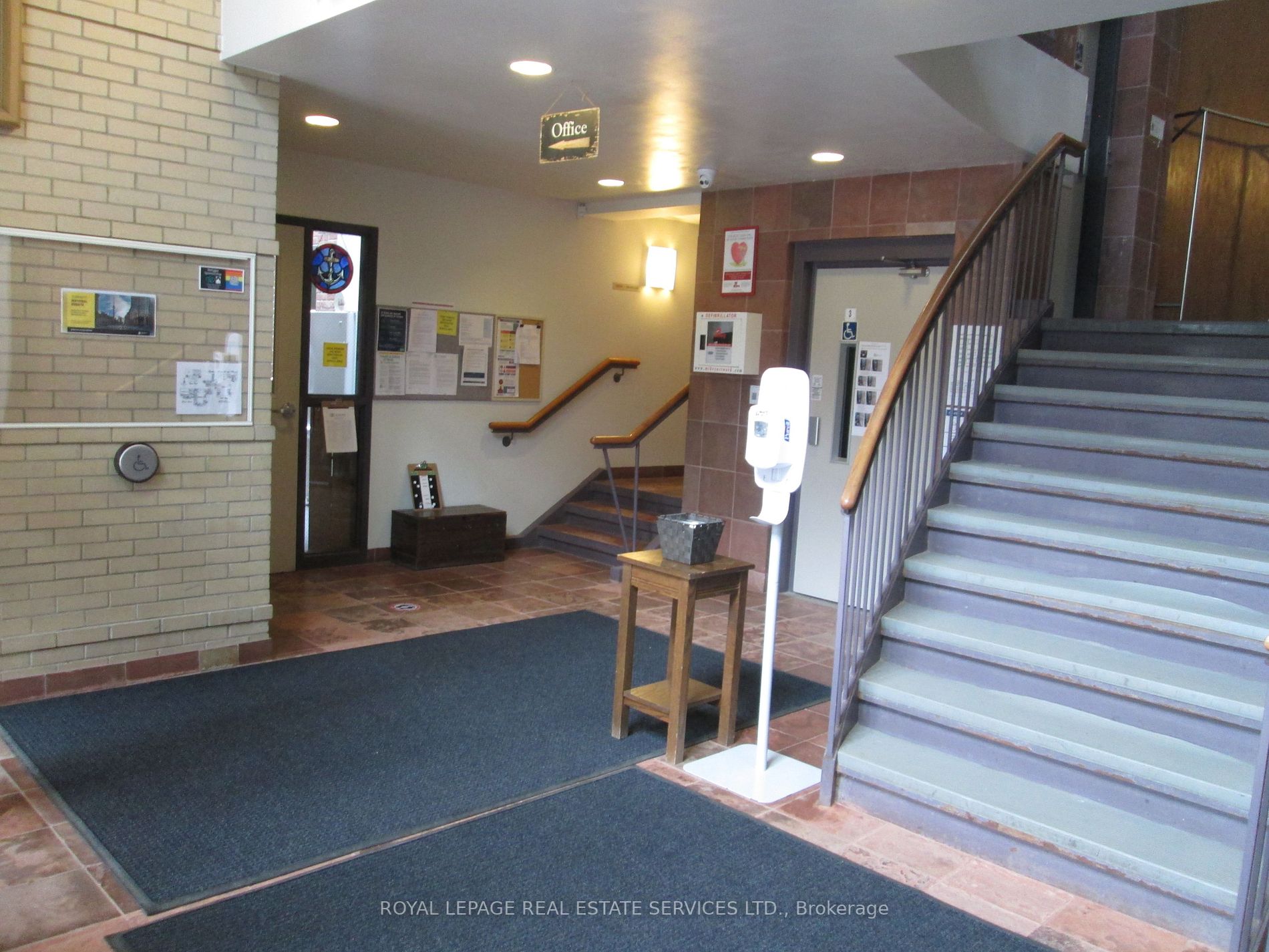 28 Fairlawn Ave, #2nd Flo