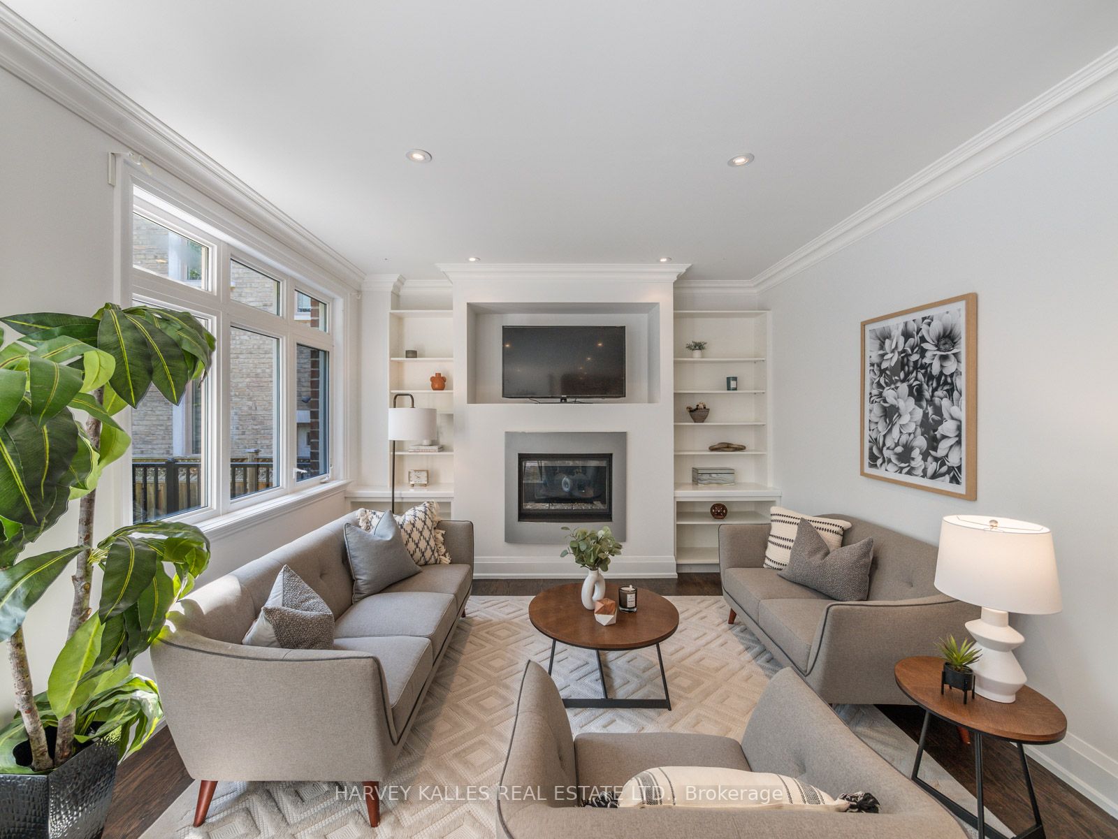 21A Roycrest Ave