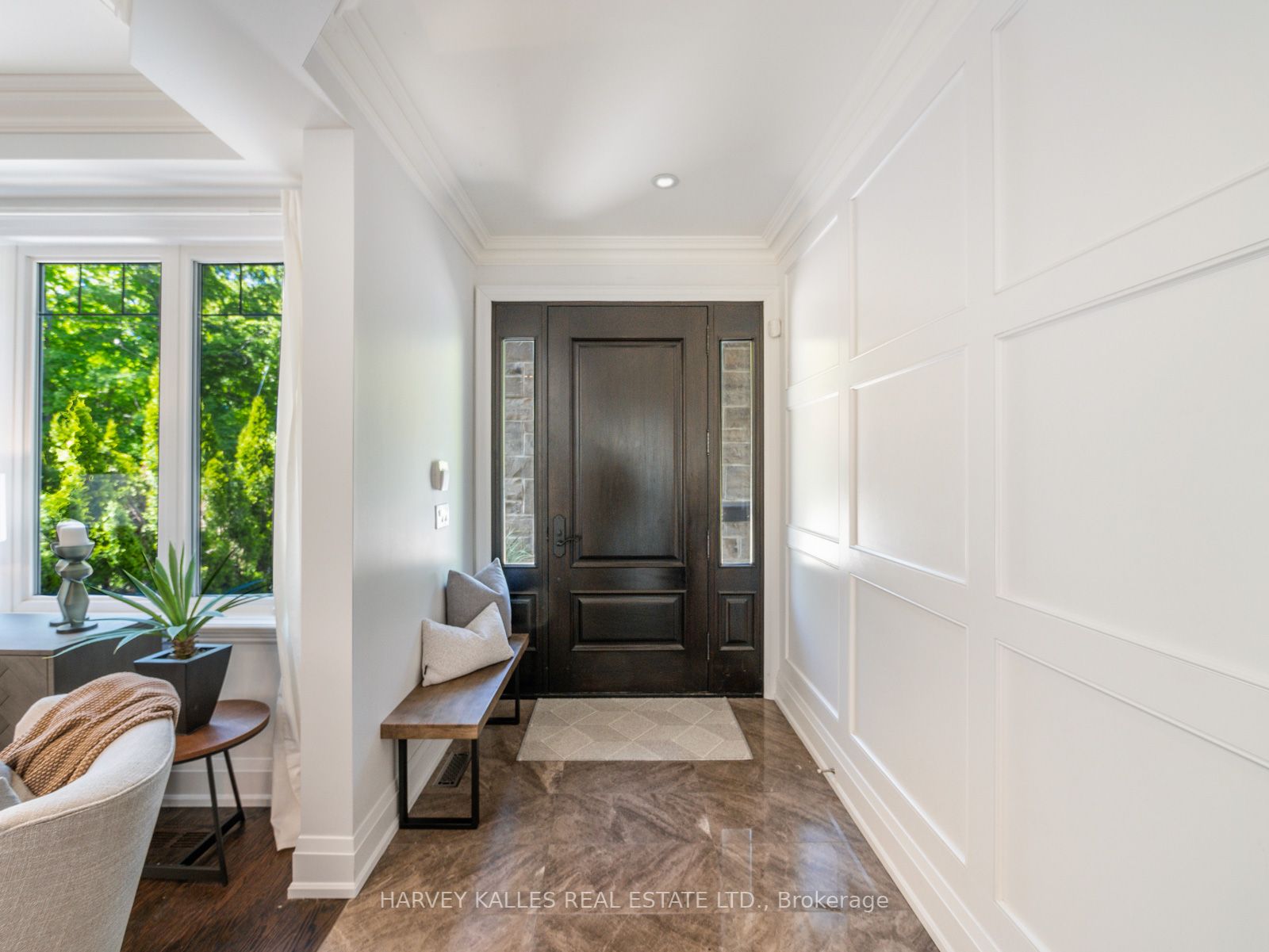 21A Roycrest Ave