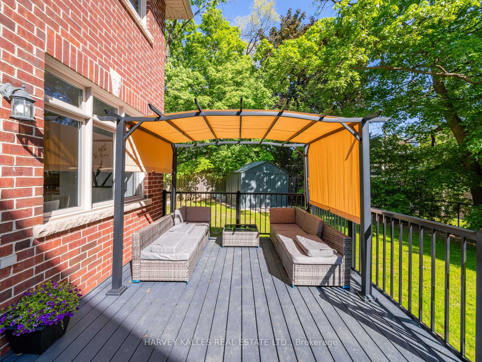 21A Roycrest Ave