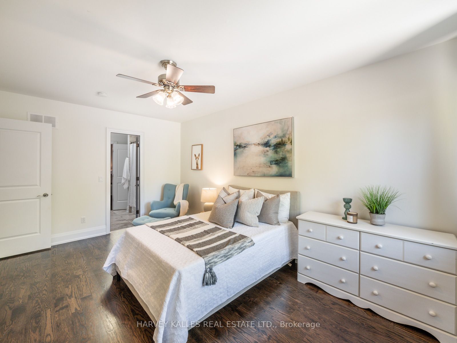 21A Roycrest Ave