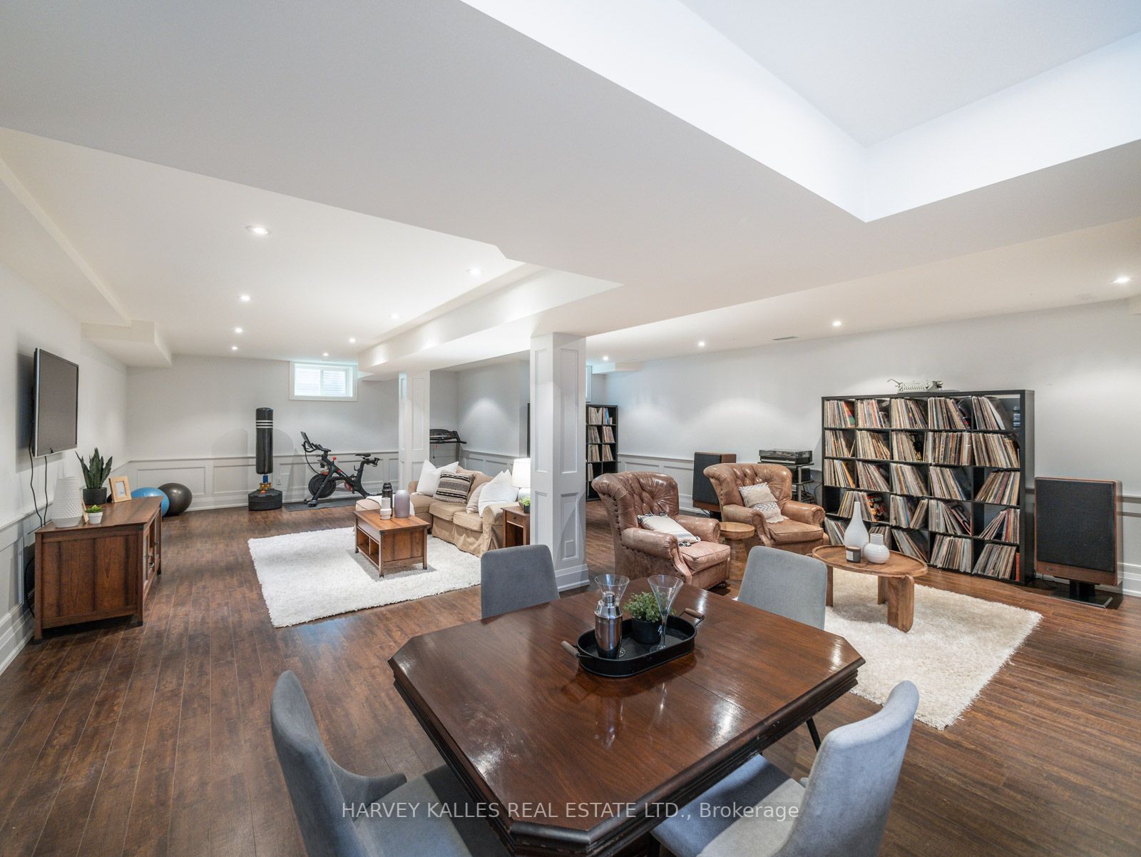 21A Roycrest Ave