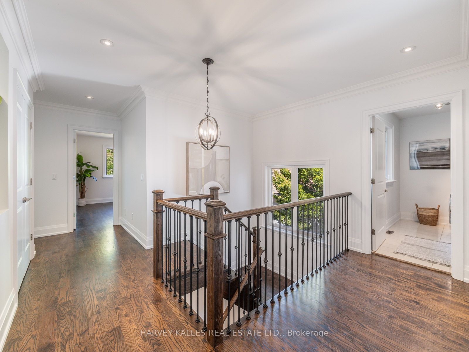 21A Roycrest Ave