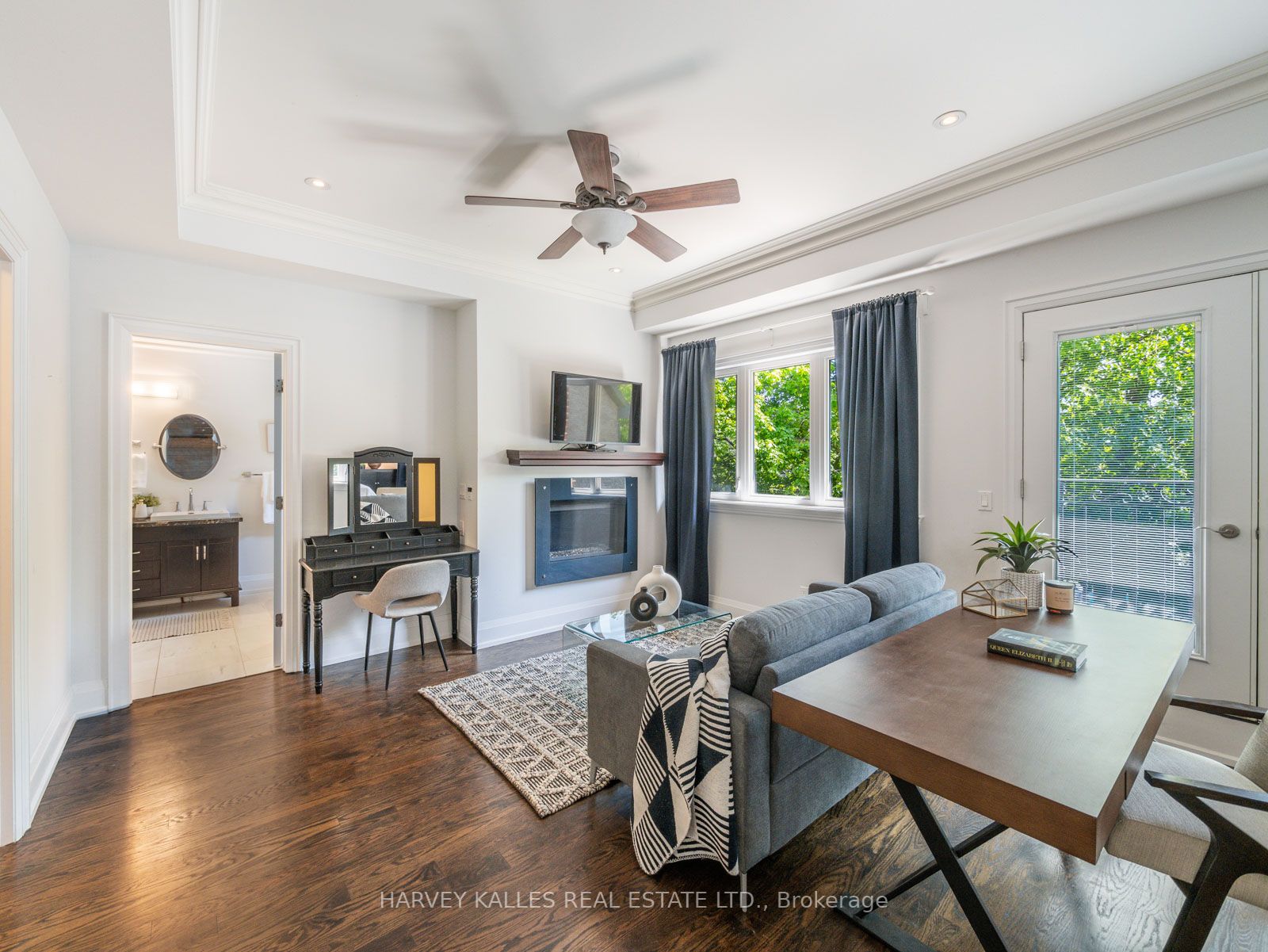 21A Roycrest Ave