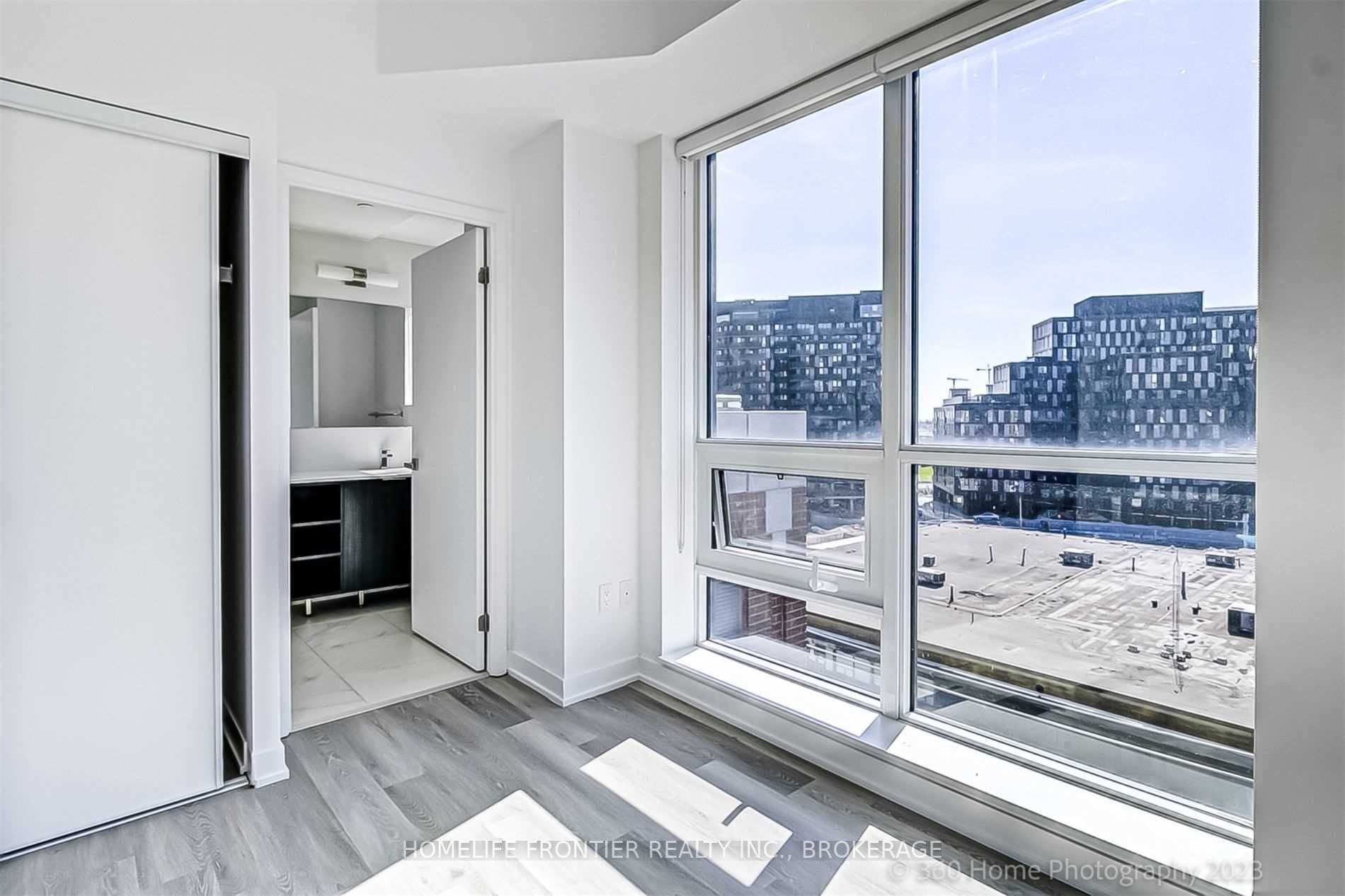 31 Tippett Rd, #731