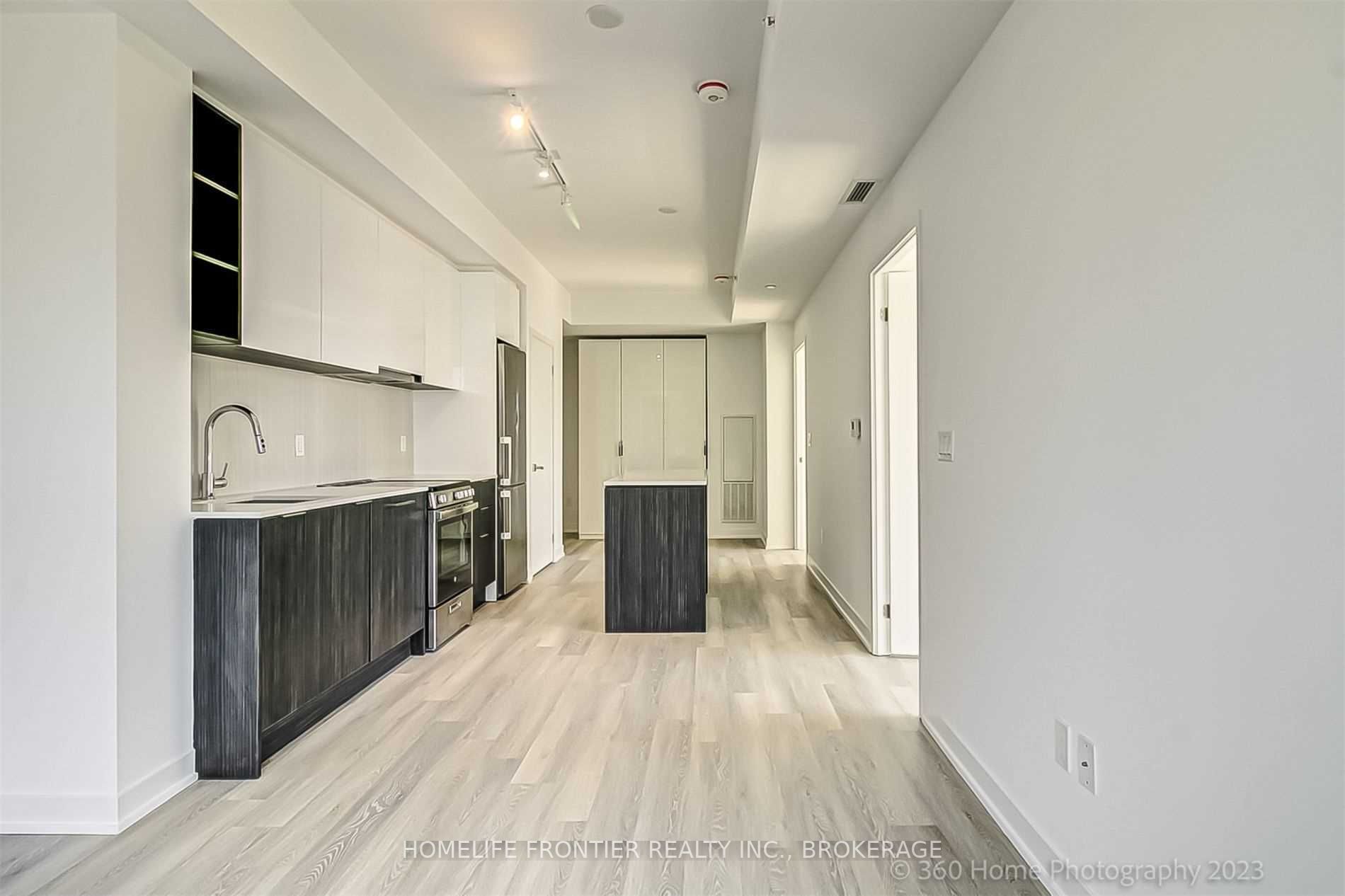 31 Tippett Rd, #731