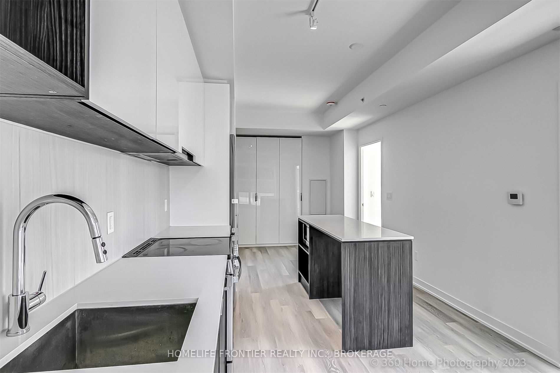 31 Tippett Rd, #731
