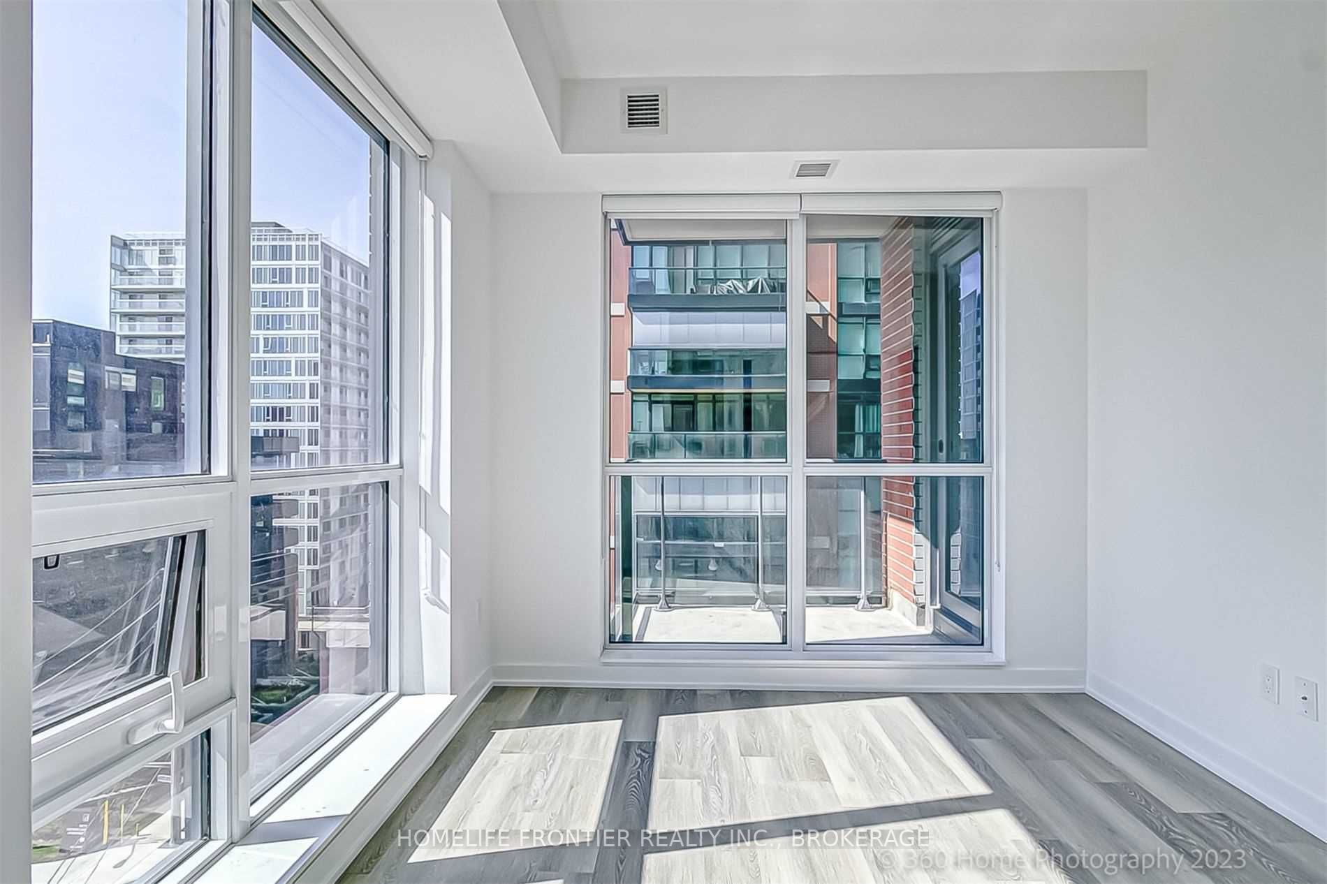 31 Tippett Rd, #731