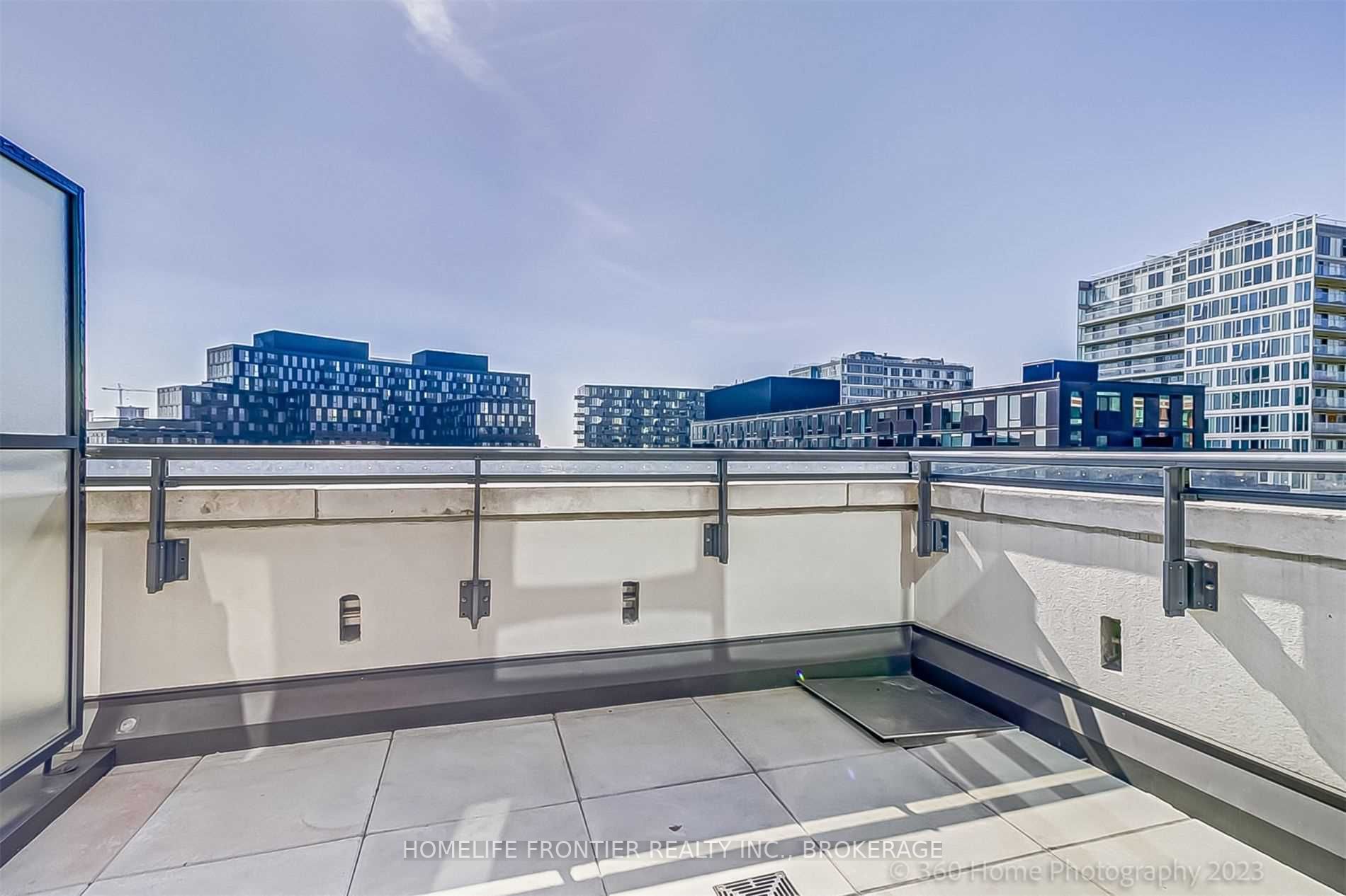 31 Tippett Rd, #731