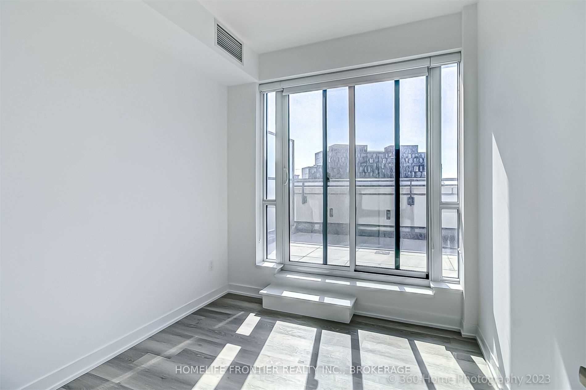 31 Tippett Rd, #731