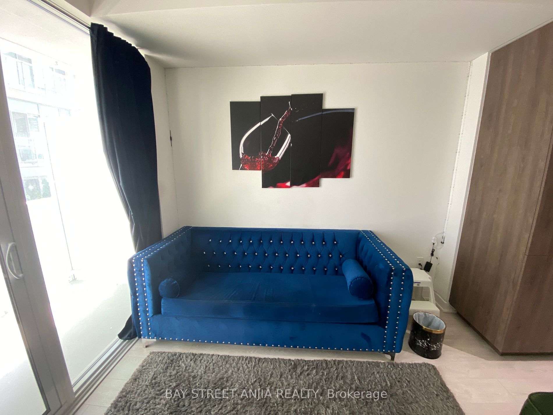 15 Queens Quay E #408