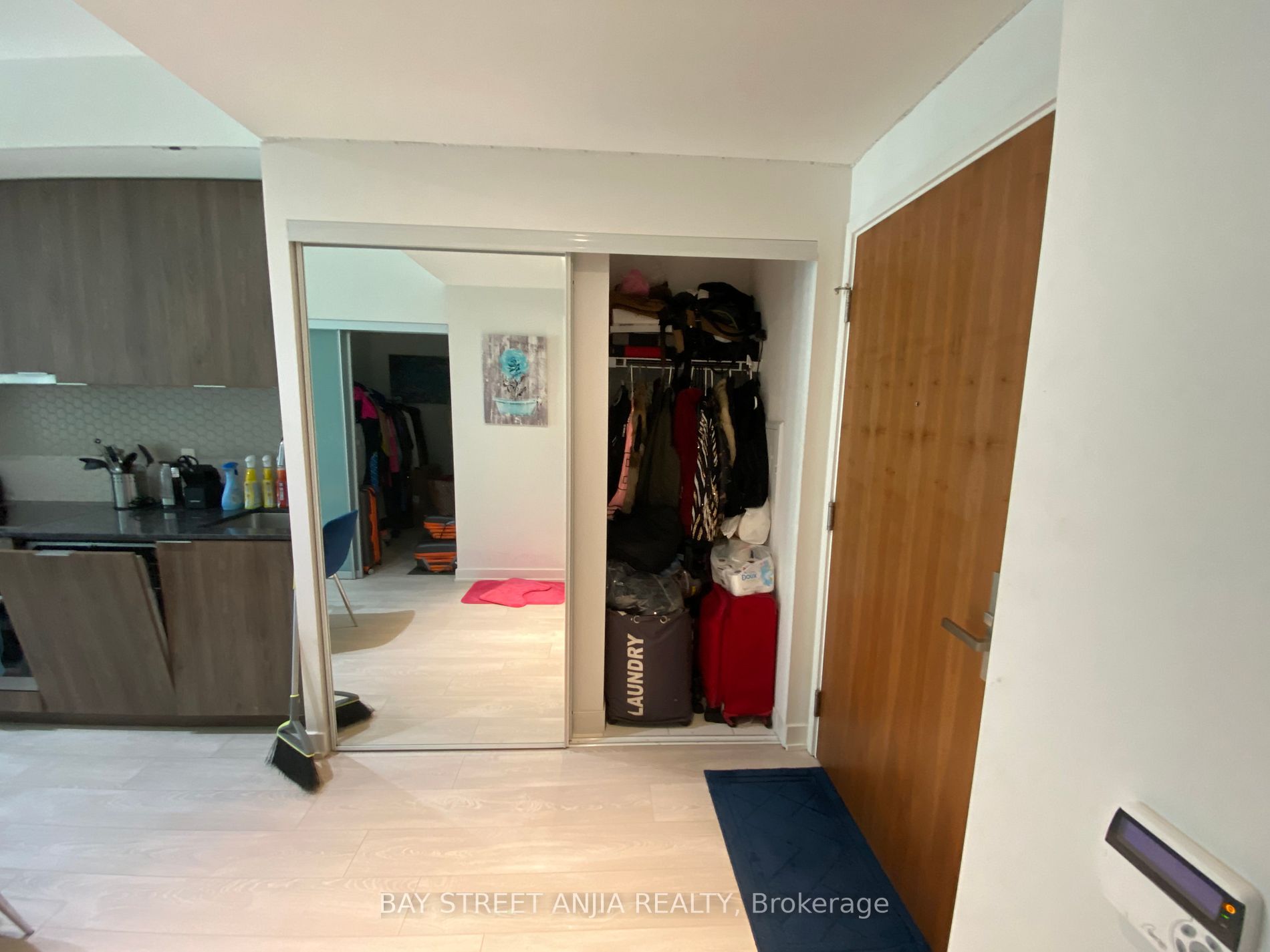 15 Queens Quay E #408