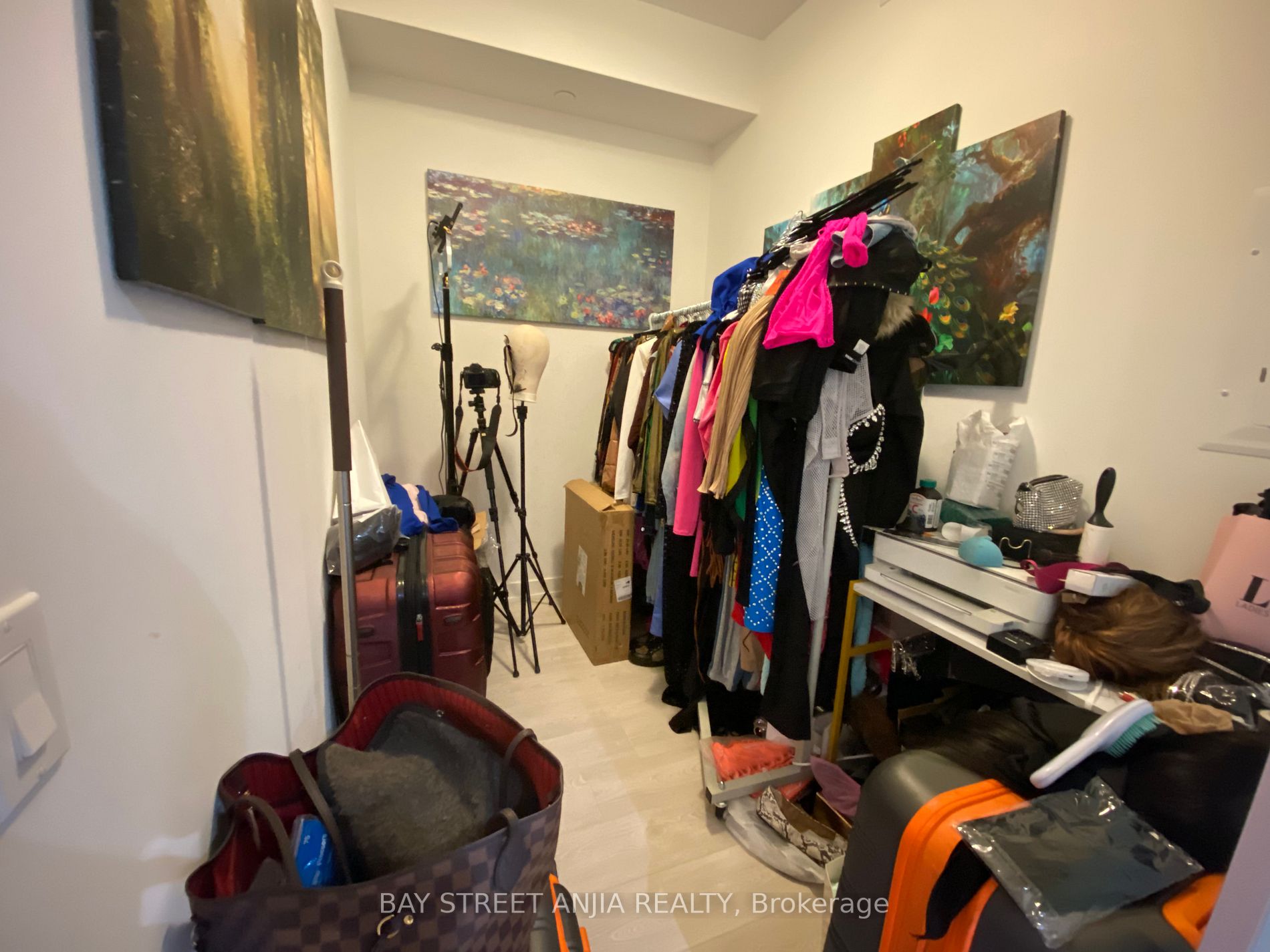 15 Queens Quay E #408