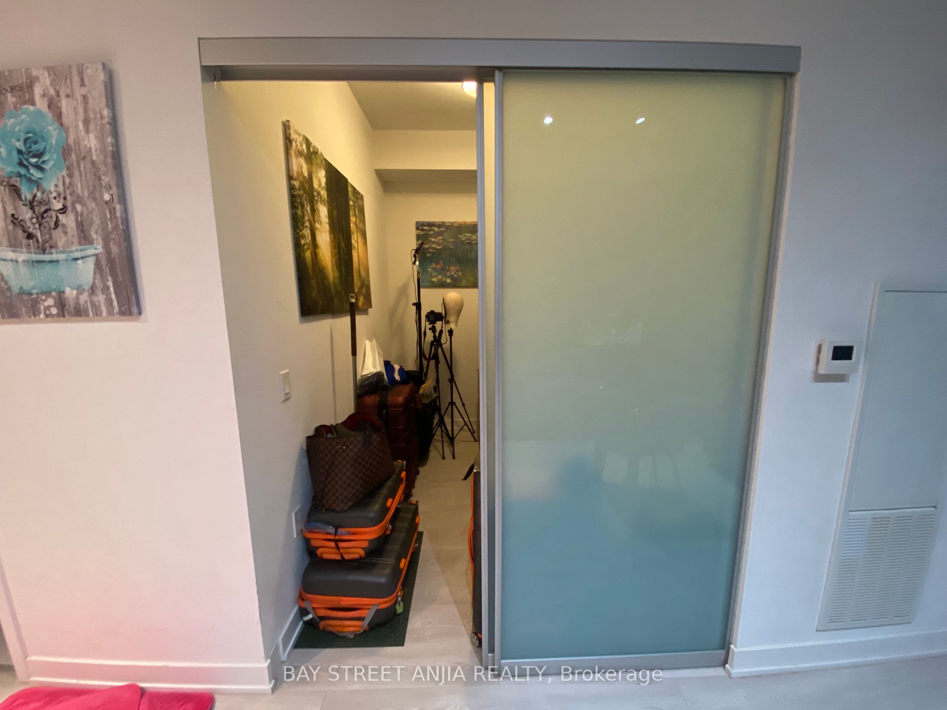 15 Queens Quay E #408