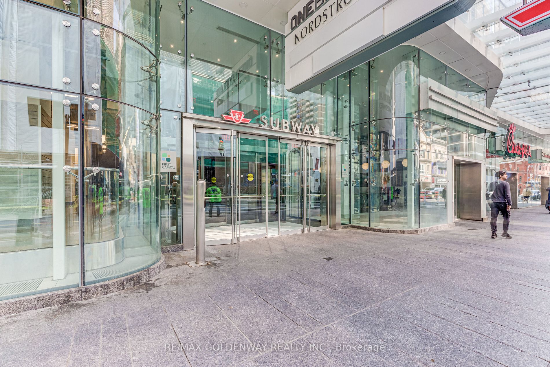 1 Bloor St E, #5106