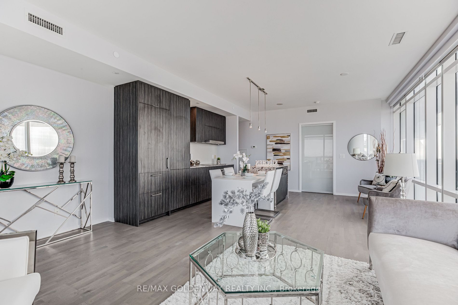 1 Bloor St E, #5106