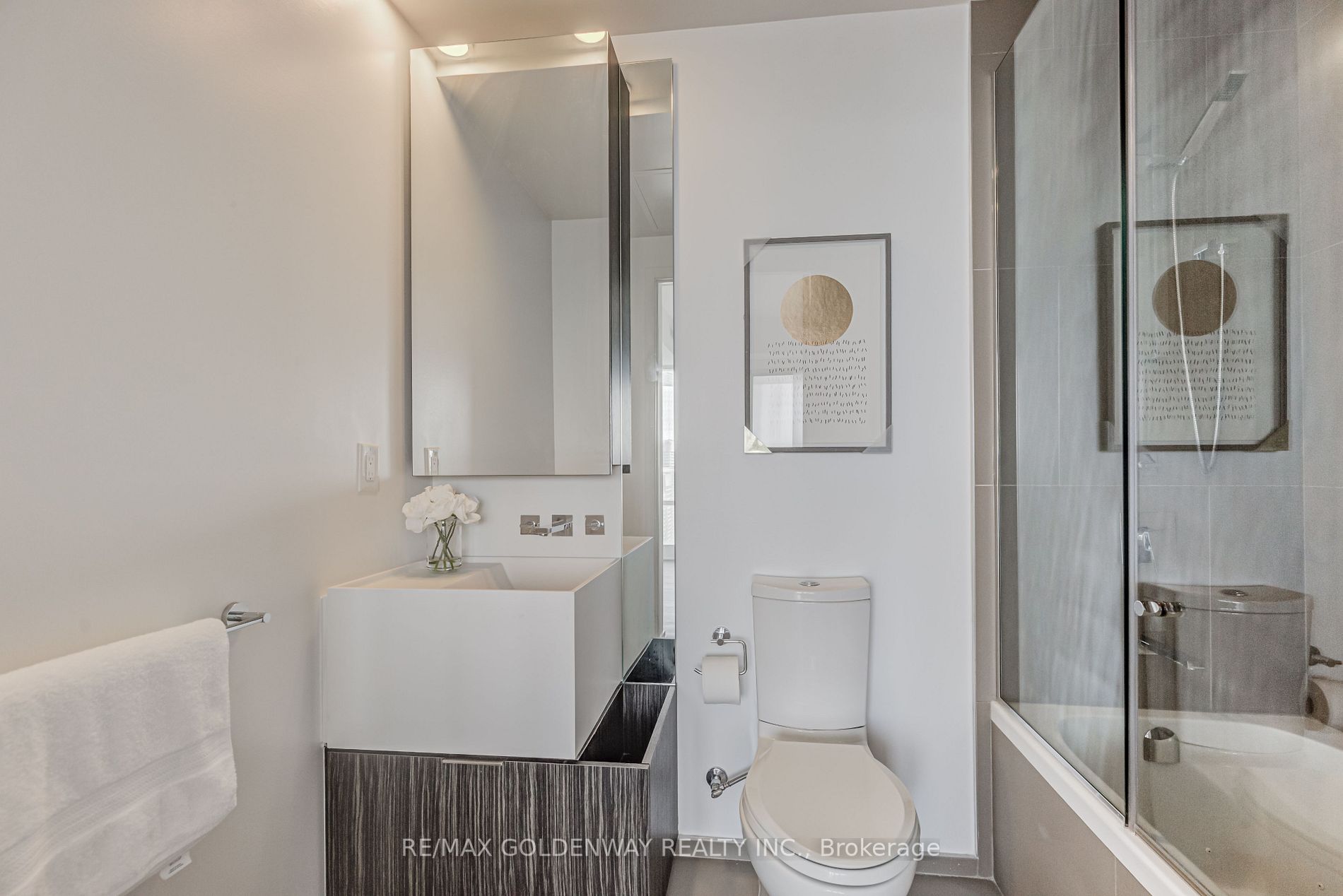 1 Bloor St E, #5106