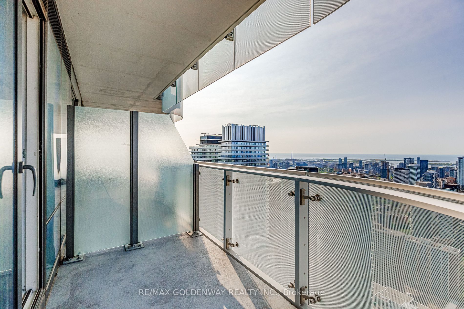 1 Bloor St E, #5106