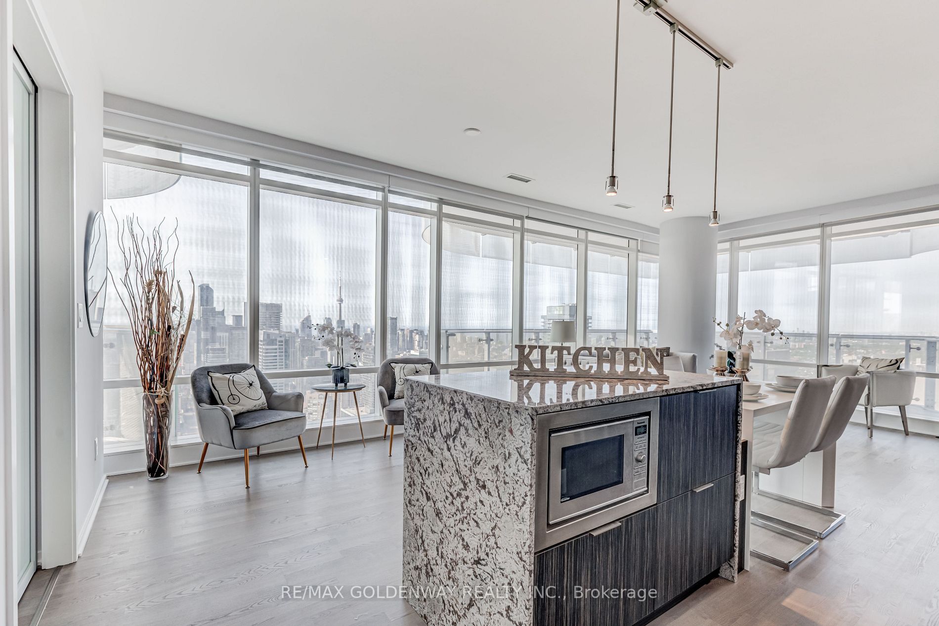 1 Bloor St E, #5106