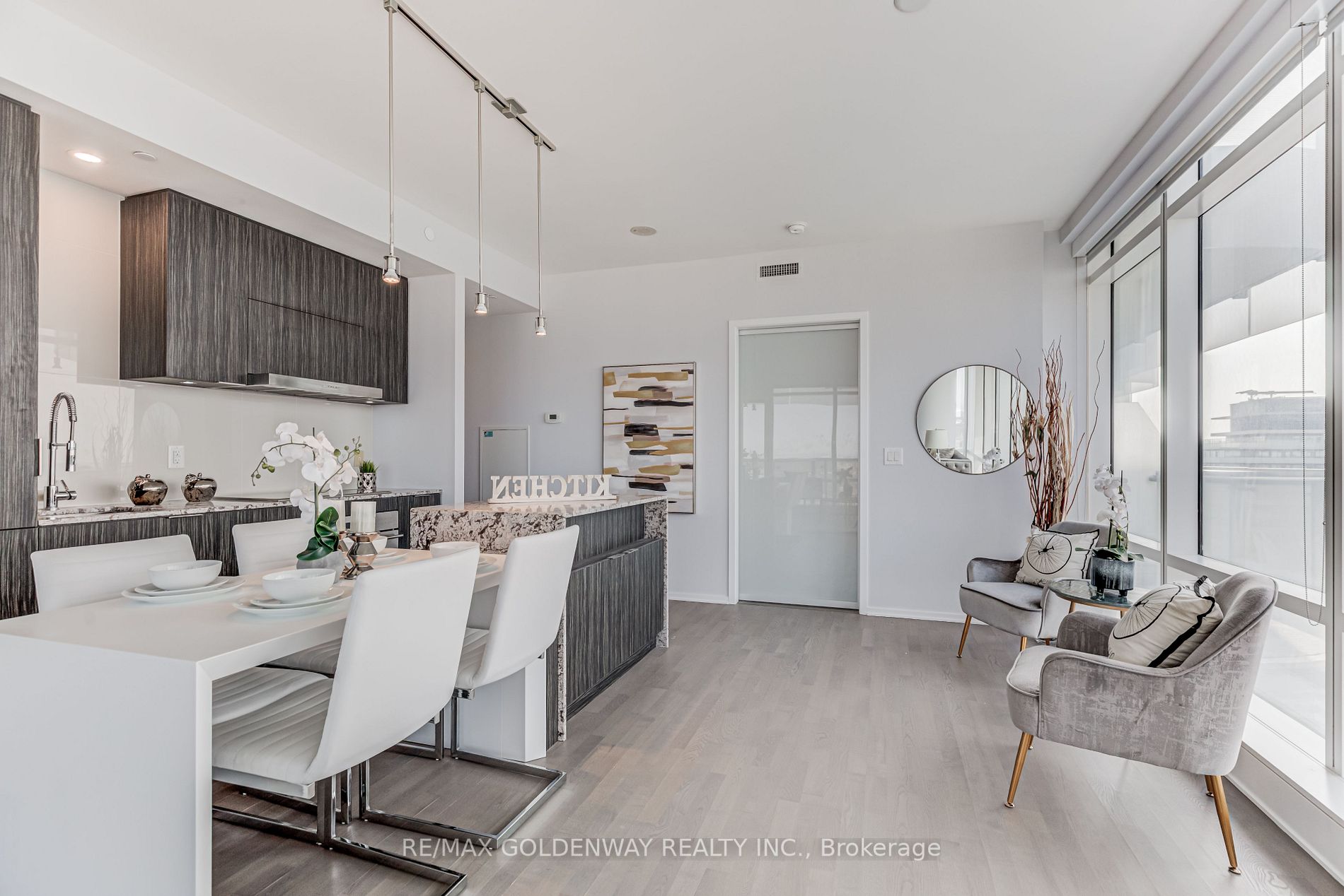 1 Bloor St E, #5106