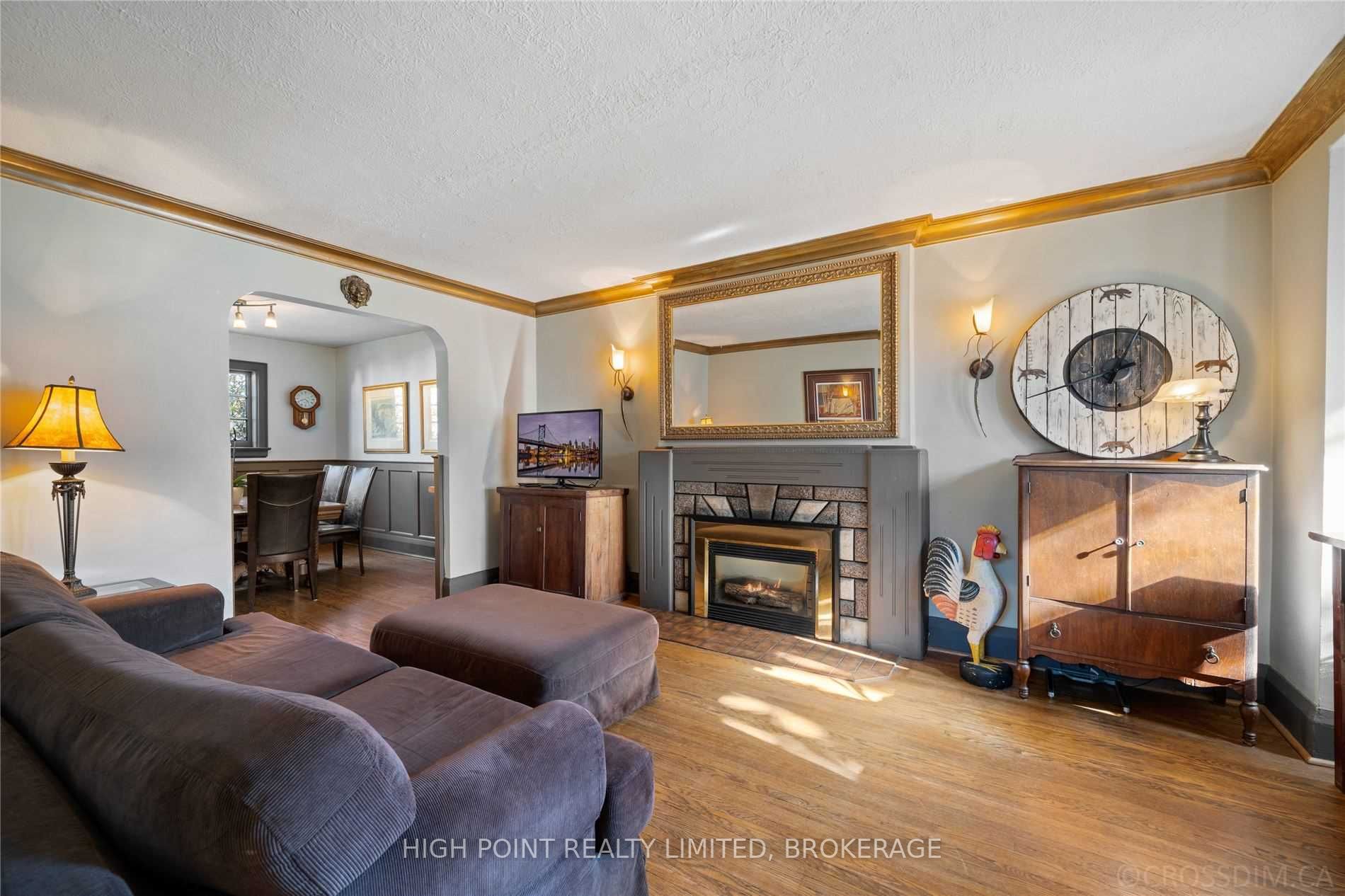 216 Brooke Ave