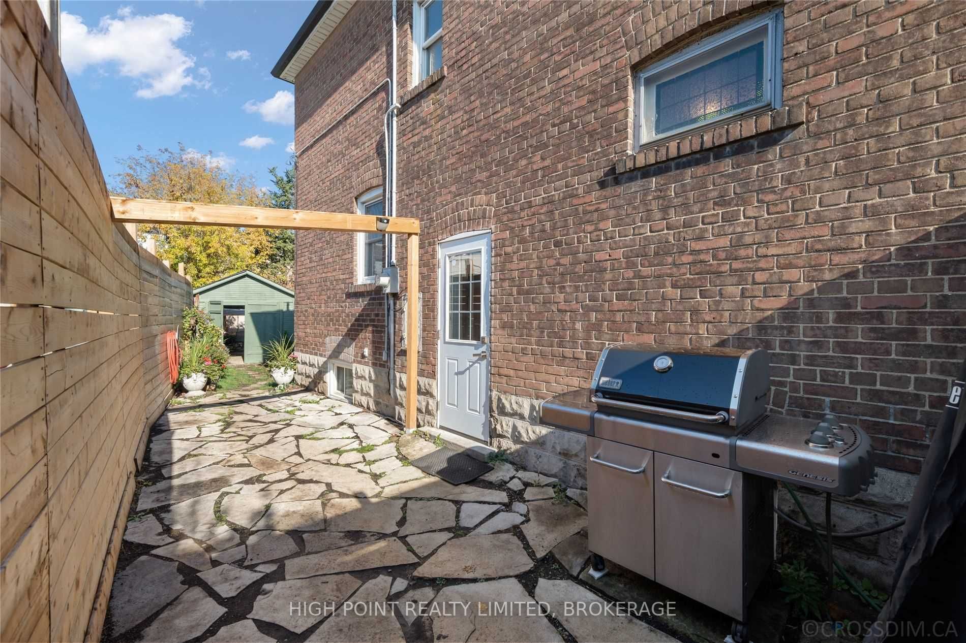 216 Brooke Ave