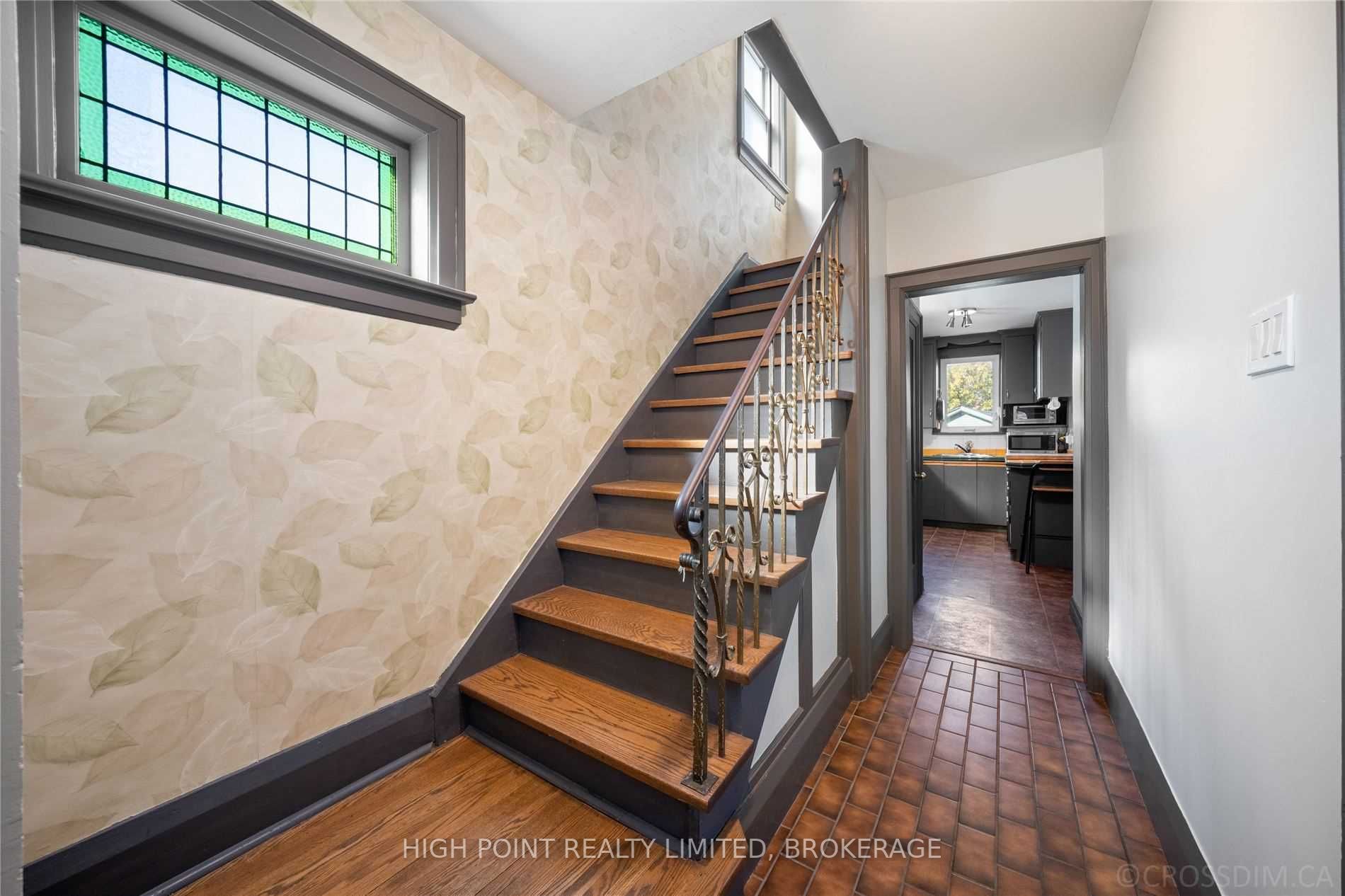 216 Brooke Ave