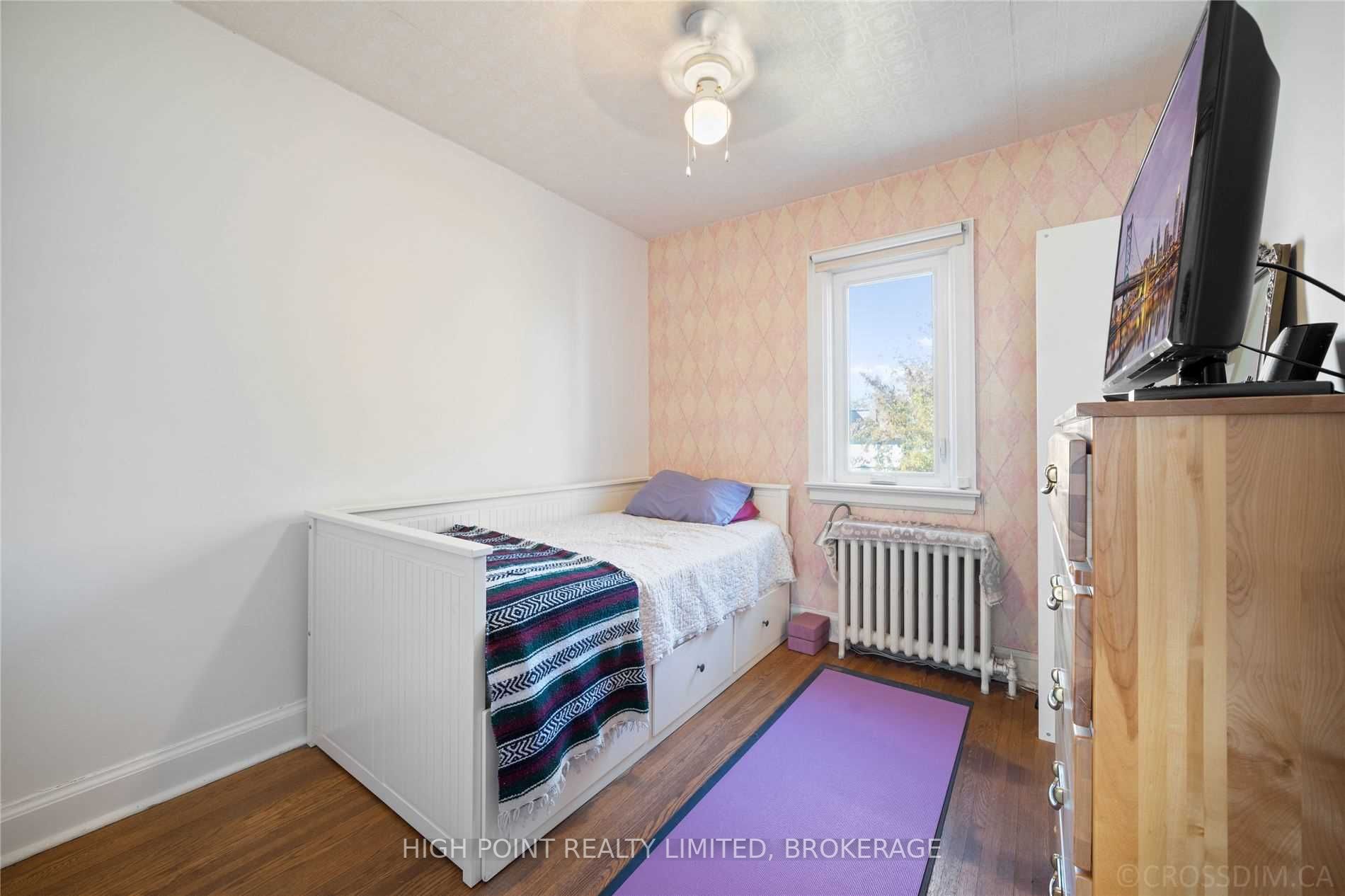 216 Brooke Ave