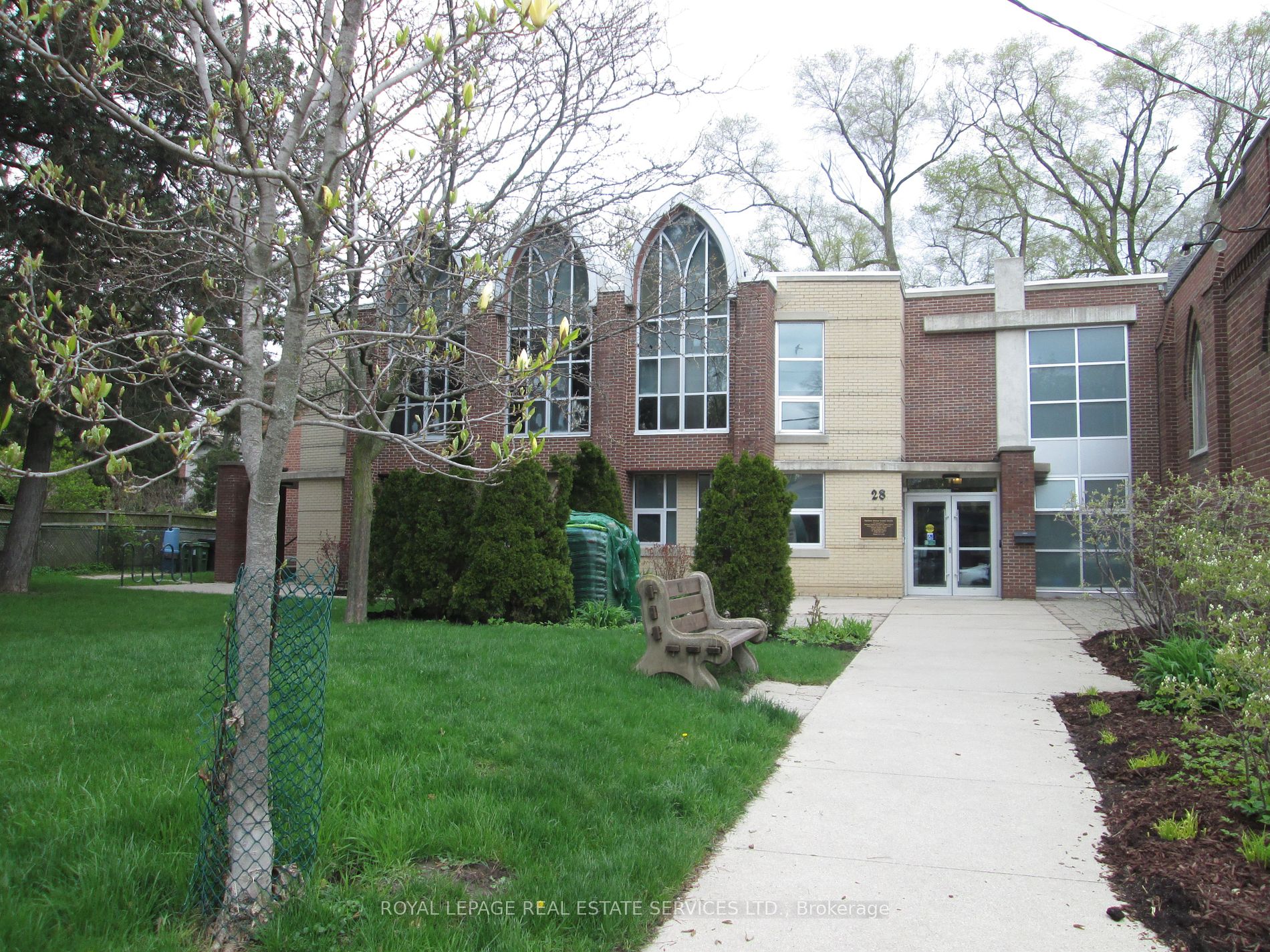 28 Fairlawn Ave, #L-Ll