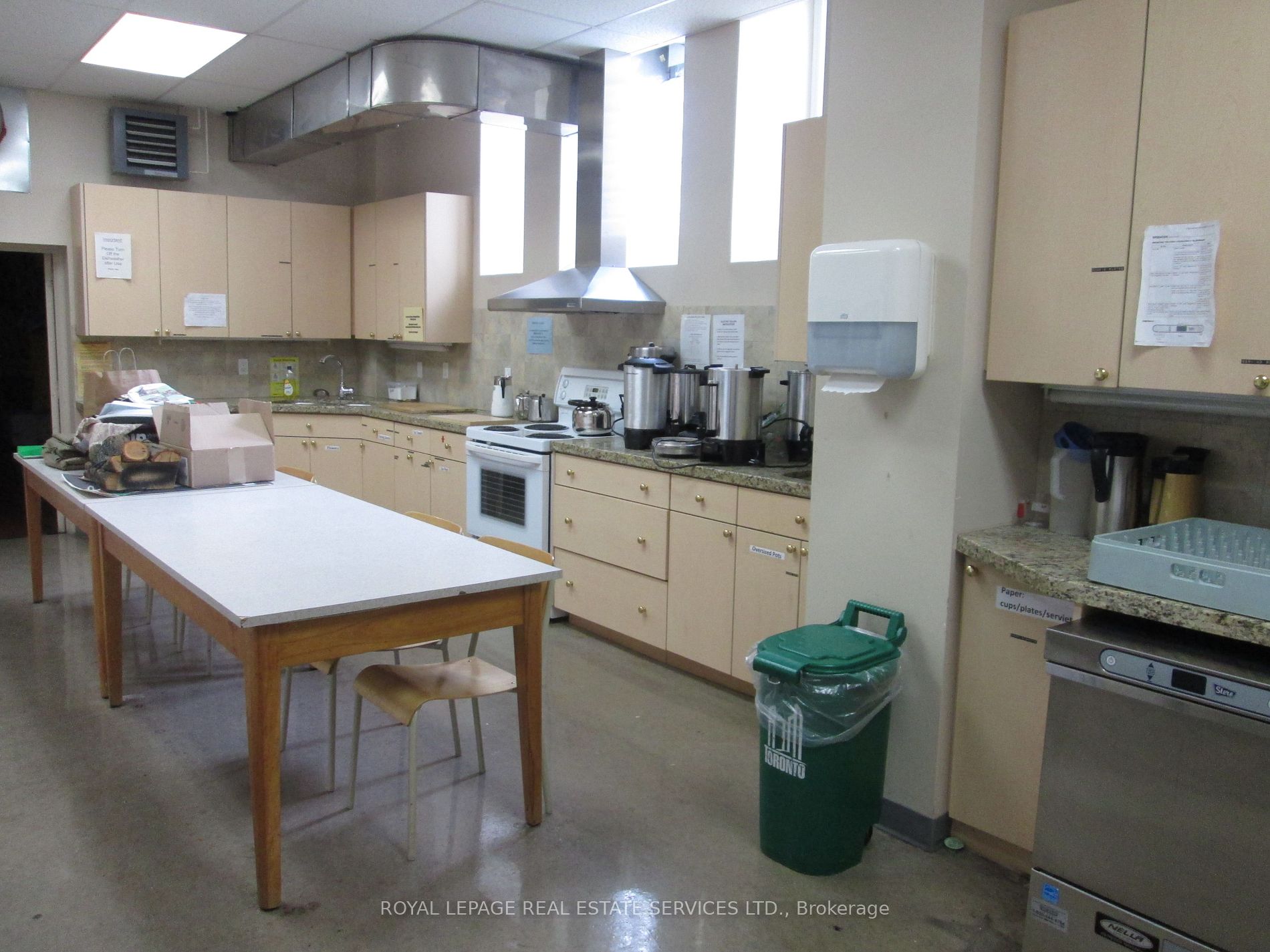28 Fairlawn Ave, #L-Ll