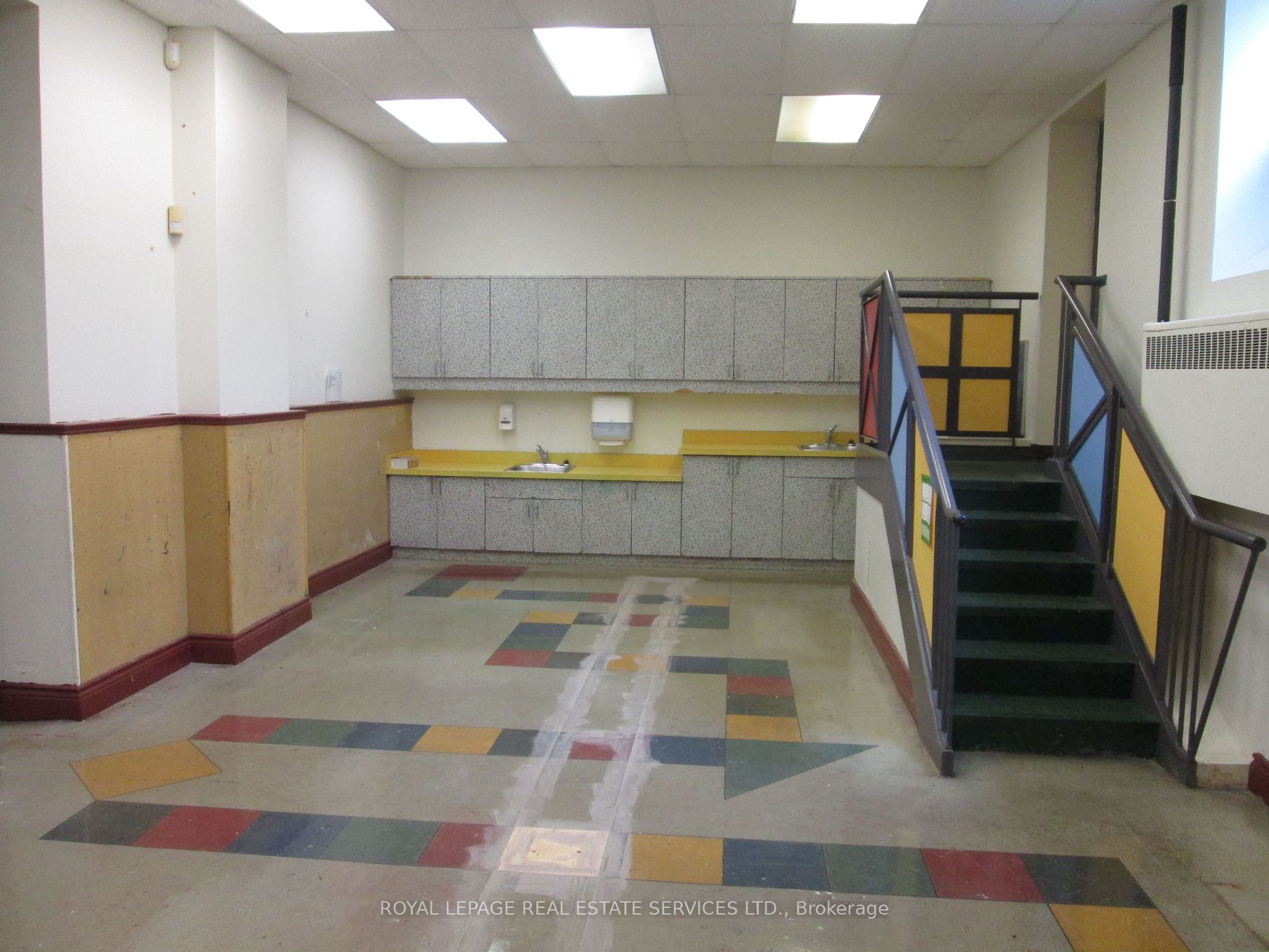 28 Fairlawn Ave, #L-Ll