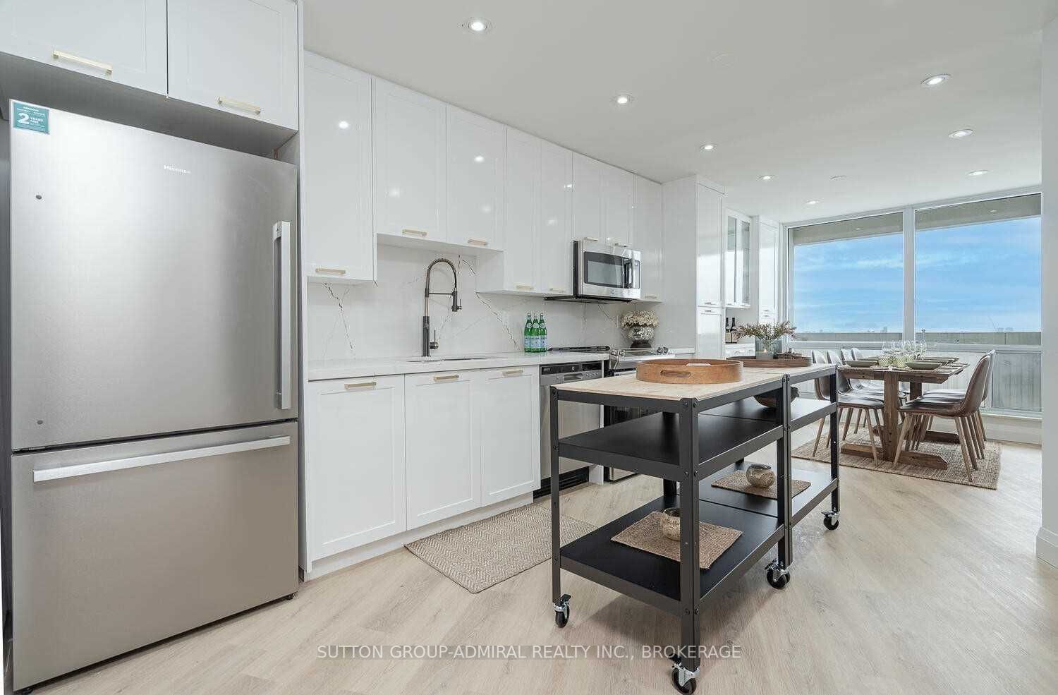 150 Neptune Dr, #Ph05