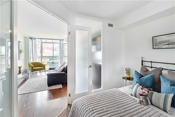 96 St. Patrick St, Toronto