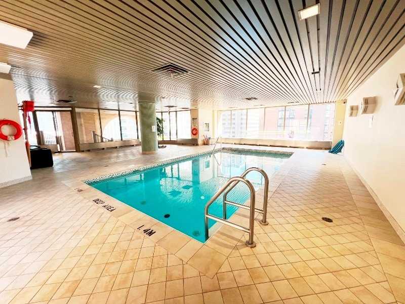 1132 Bay St, #1002