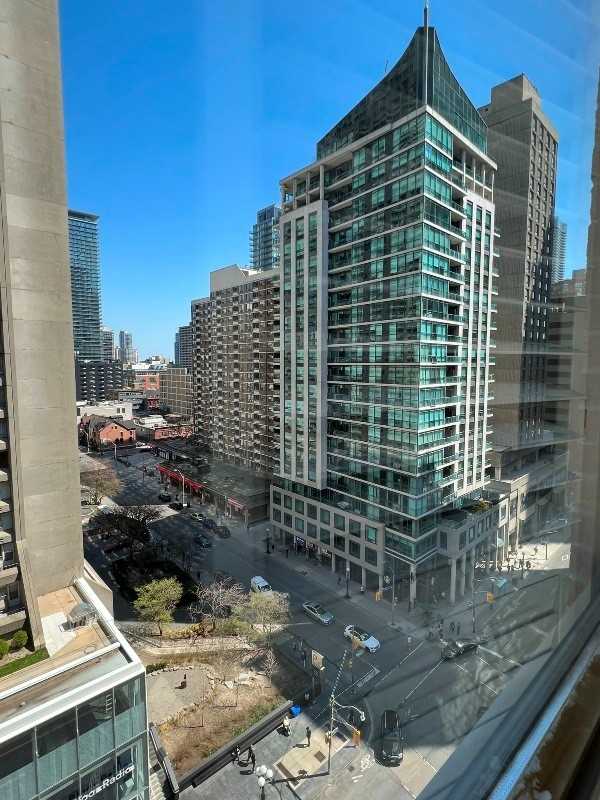 1132 Bay St, #1002