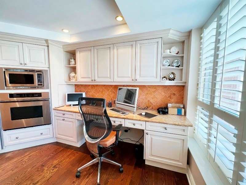 1132 Bay St, #1002