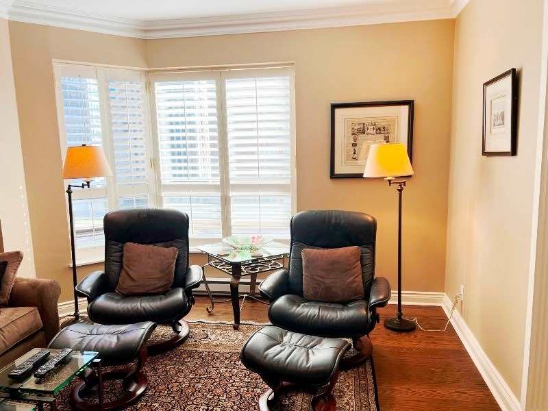 1132 Bay St, #1002