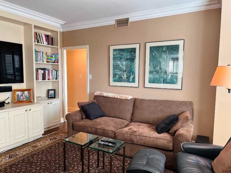 1132 Bay St, #1002