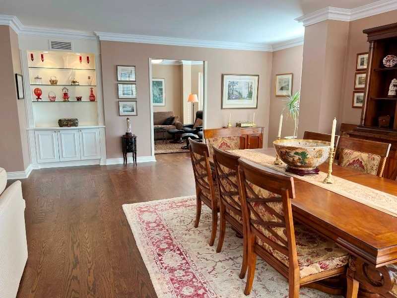 1132 Bay St, #1002