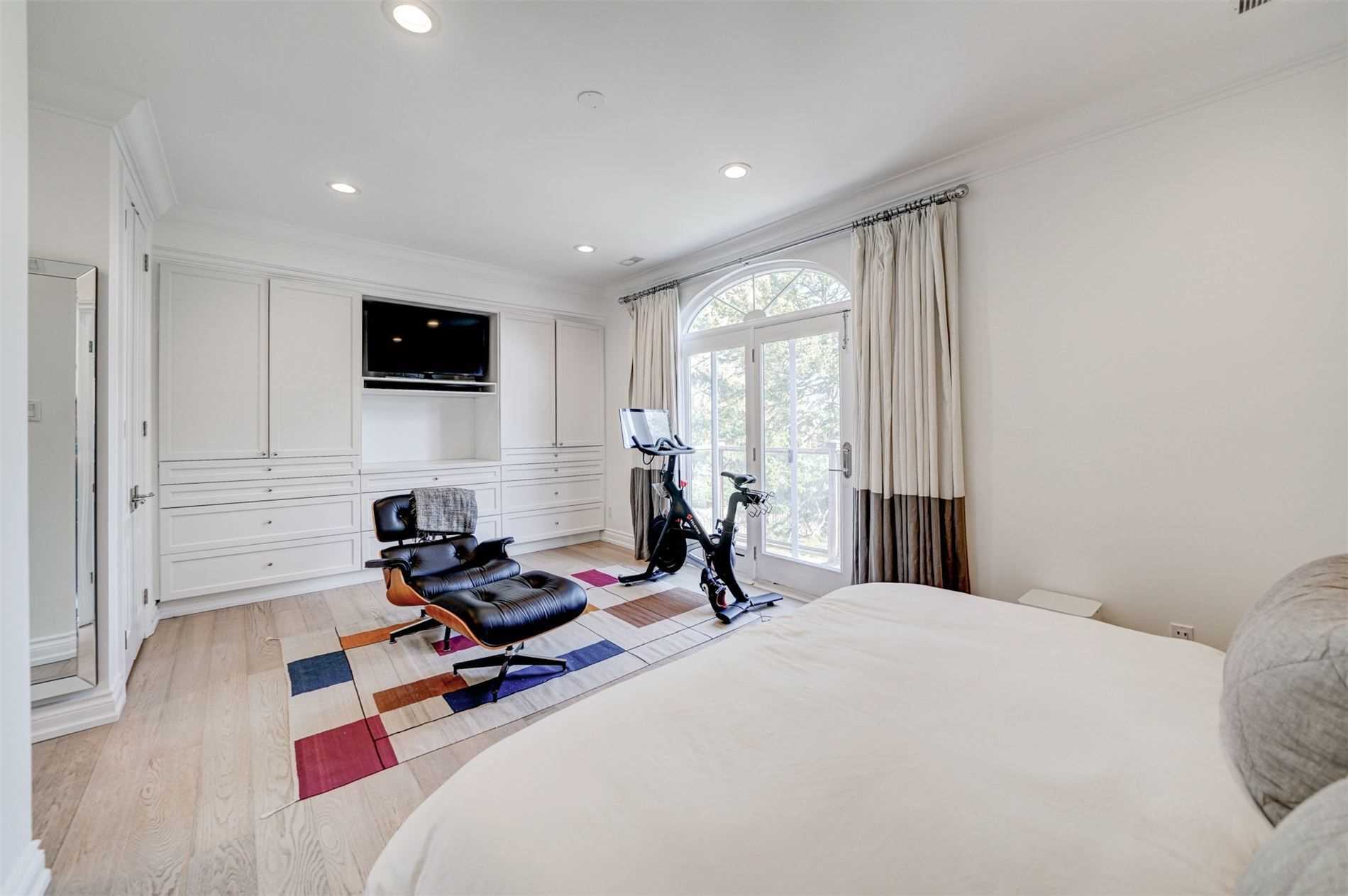 439 Melrose Avenue