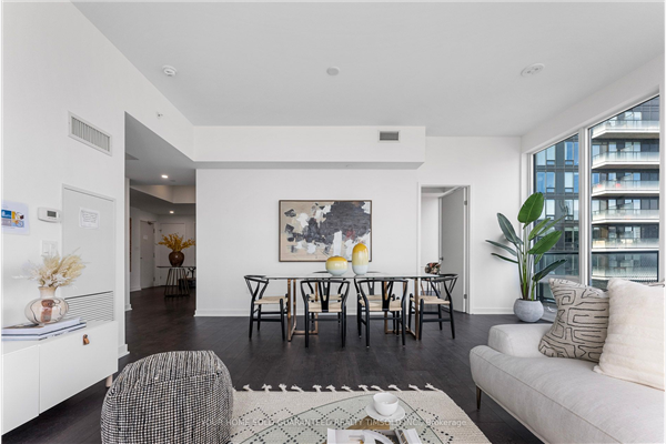 115 Blue Jays Way, Toronto