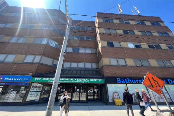 800 Bathurst St