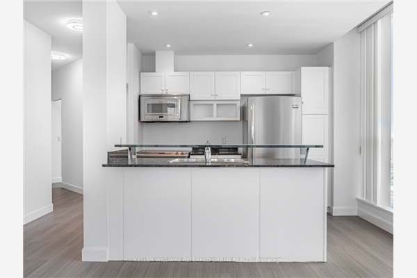 8 York St, Toronto