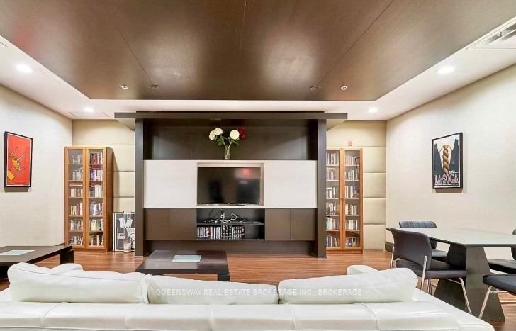 120 Dallimore Circ, #423