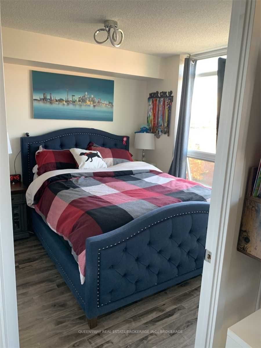 120 Dallimore Circ, #423